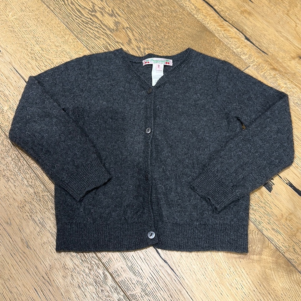 Beautiful gray cashmere Bonpoint sweater.🤍